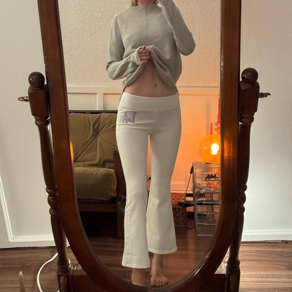 2000s style sweatpants with LA logo